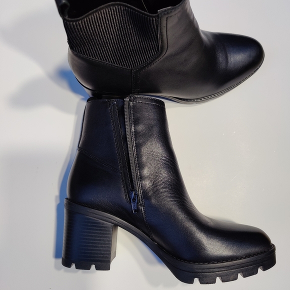 Naturalizer Shoes - Naturalizer Women's Verney Ankle Boot. Tire treads sole. Size 9, NWOT